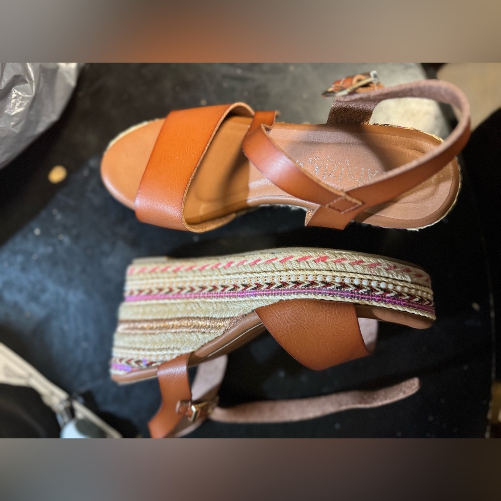 Elegant Tan Wedge Sandals